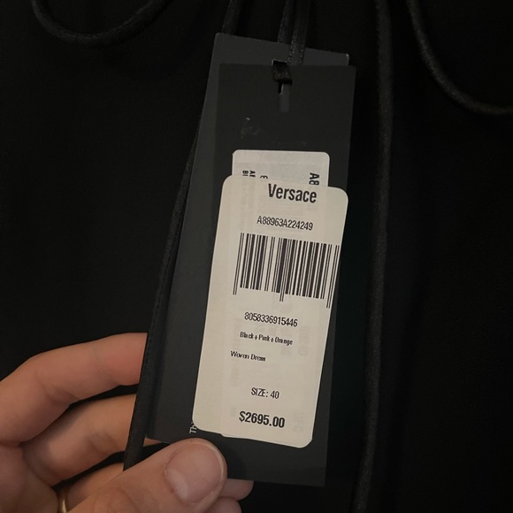 ***SOLD*** VERSACE Spring 2021 Runway Mini Dress NWT - Picture 16 of 17